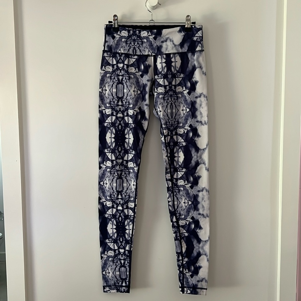 Lululemon tie dye legging yoga pant / sz 6